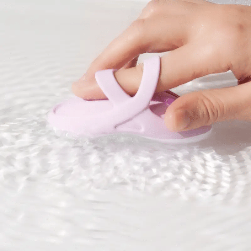 Echo the Pretty Finger Vulva-Vibe