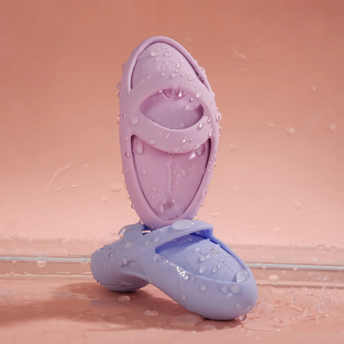 Echo the Pretty Finger Vulva-Vibe